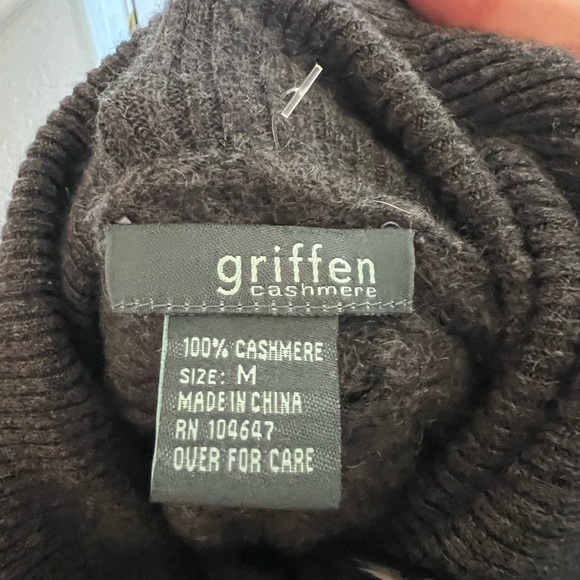 Gray Turtleneck Sweater with Pocket and open back - Picture 4 of 4